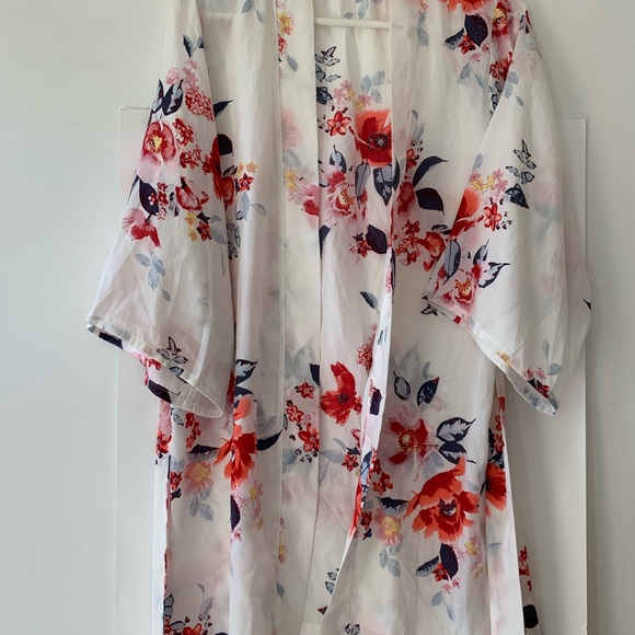Rose & Vine Floral Robe - Picture 6 of 12